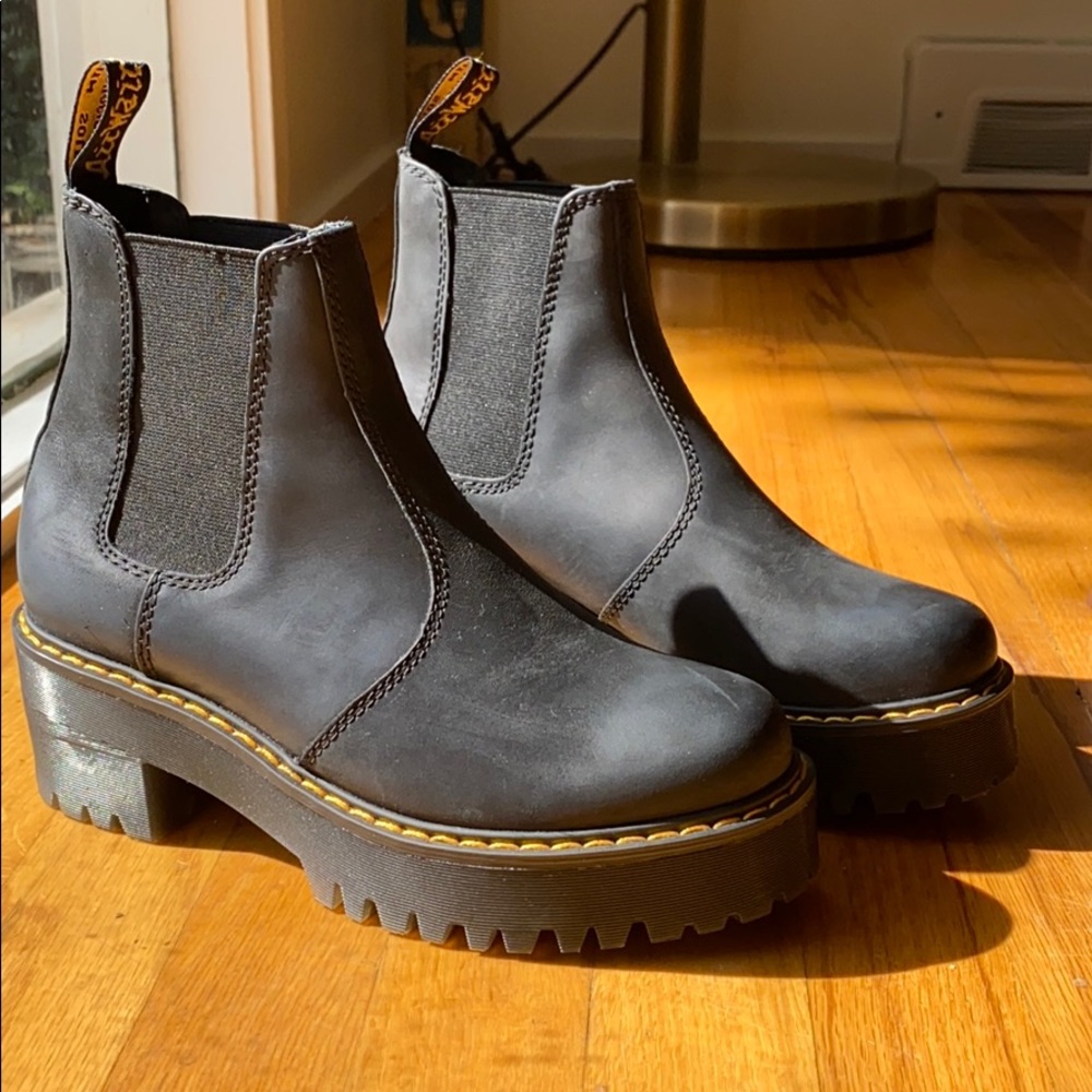 Dr. Martens Rometty Black Burnished Wyoming